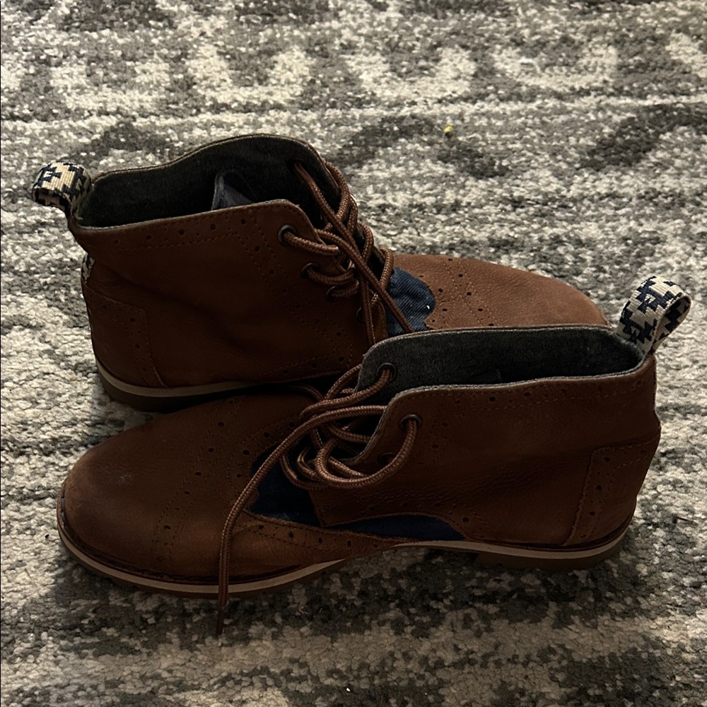 Brown and Blue TOMS Men’s Chukka Brogue Boots